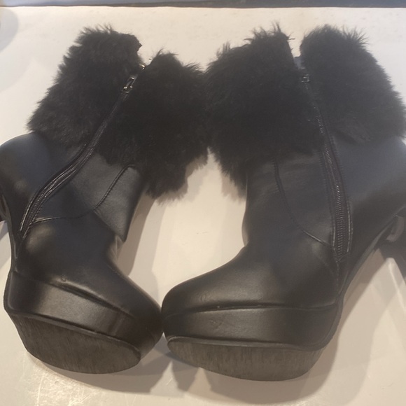 Meechi Black Faux Leather High Heel Platform Bootie - Picture 11 of 13